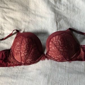 Victoria’s Secret lace detail push up bra 36D